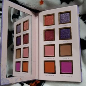 Spanglish Eyeshadow Palette